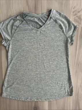 4/$20 Leg3nd Light Heather Gray V-Neck Short Sleeve Women's Tee